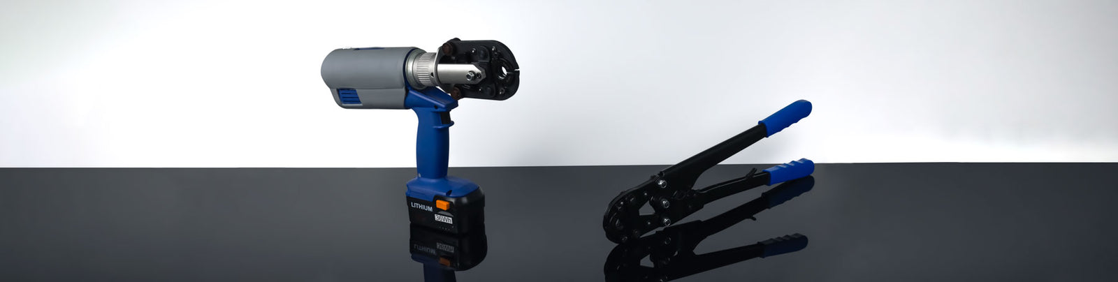 Comparatif pince à sertir manuelle et pince électrique