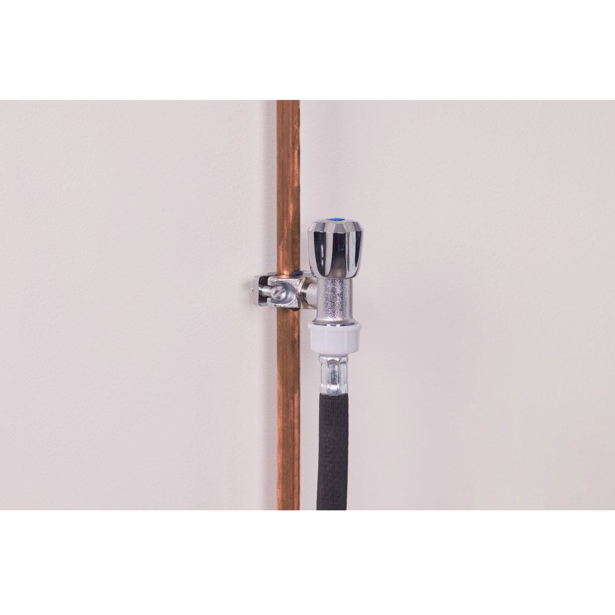 Robinet auto-perceur à clapet installation