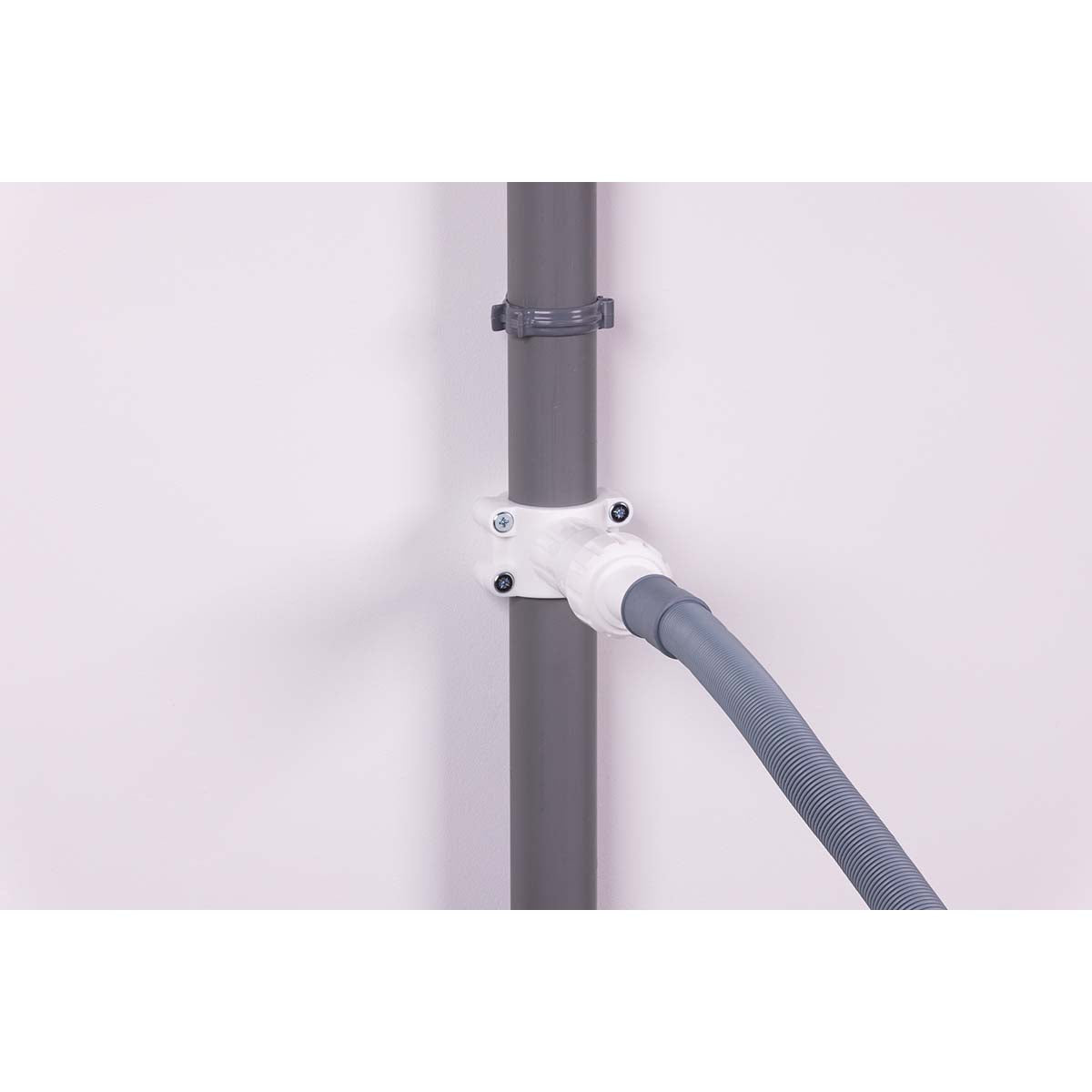 Prise d'évacuation auto-forante