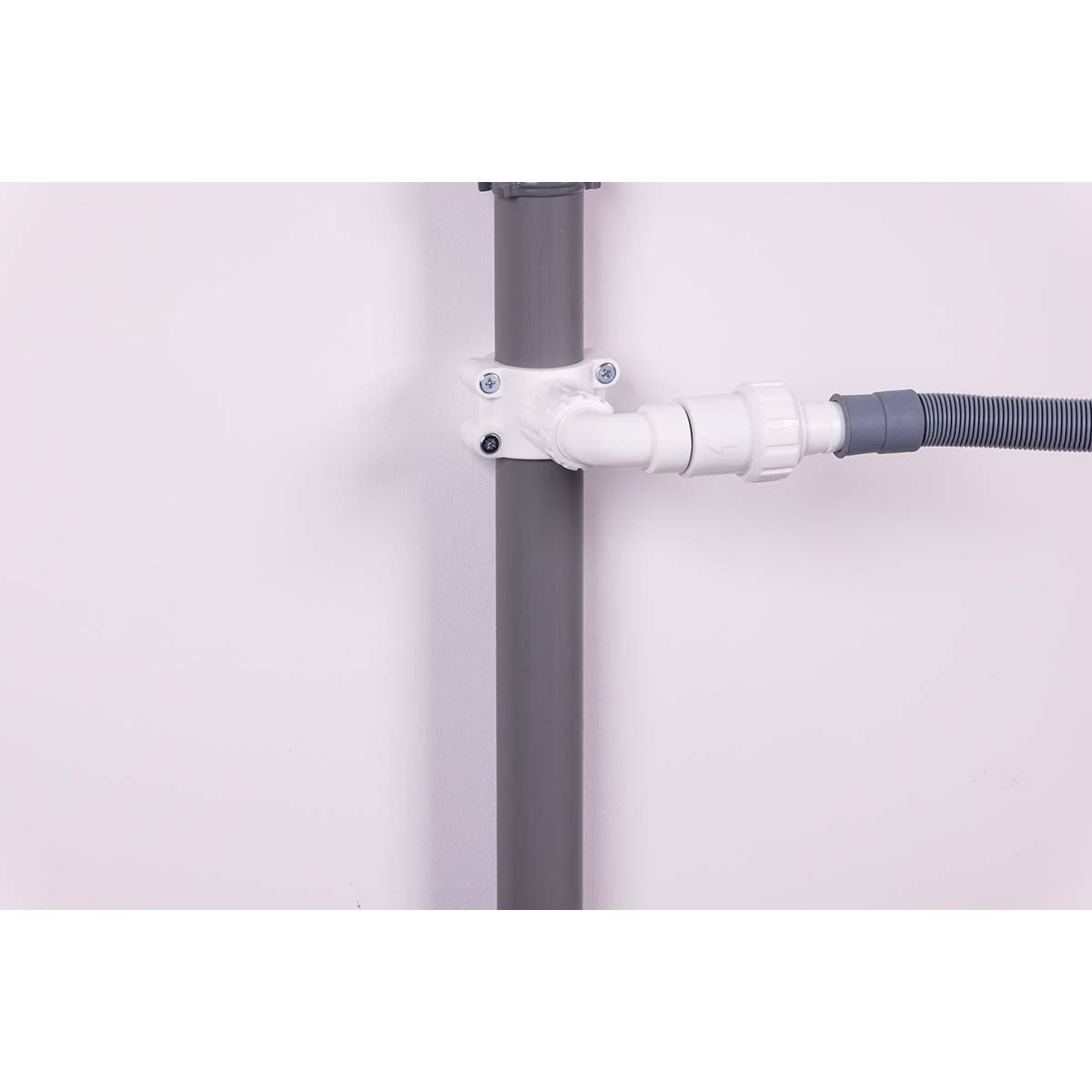 Prise d'évacuation auto-forante