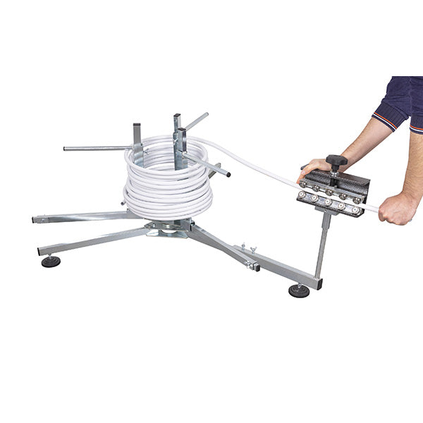 Déroulement et redressage d'un tube multicouche