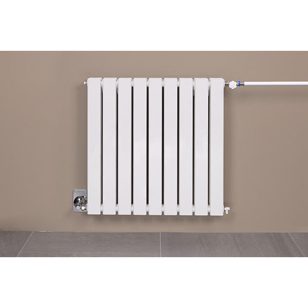 Robinet Manuel Droit de Radiateur installé radiateur blanc avec tube multicouche