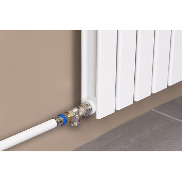 Té de réglage installé radiateur blanc avec tube multicouche