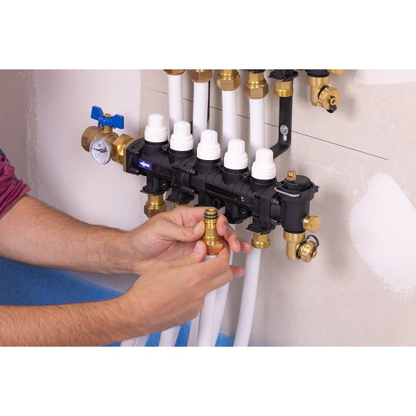 Installation collecteur polyamide plancher chauffant rafraichissant