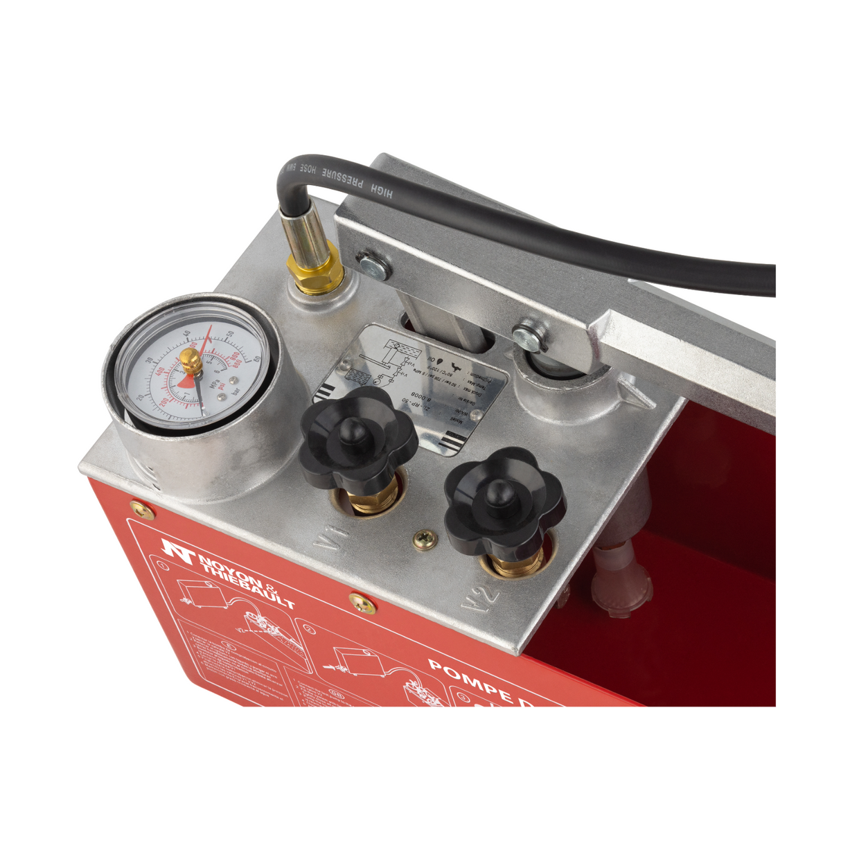 Focus sur les vannes et débitmètre de la pompe d'essaie en pression