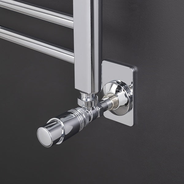 Robinet thermostatique chrome pour radiateur installé